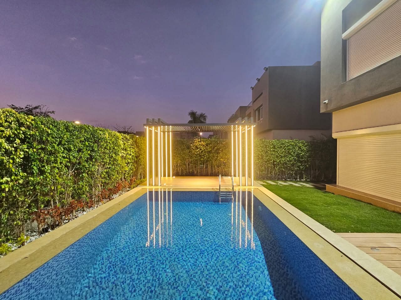 حمامات سباحة سكنية